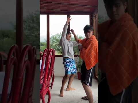 Rebota #mens #pride #viral #bulge #chicosguapos #viralvideo #boys #parati #baile