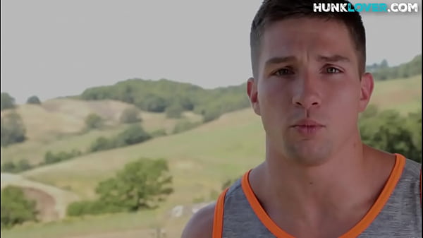 Muscled gym amateur shows asshole while solo jerking off6 min