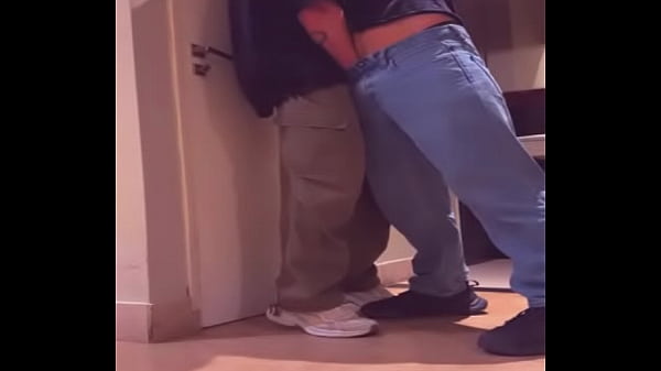 follamos a escondidas en una fiesta el hetero y yo luego de muchos tragos67 min