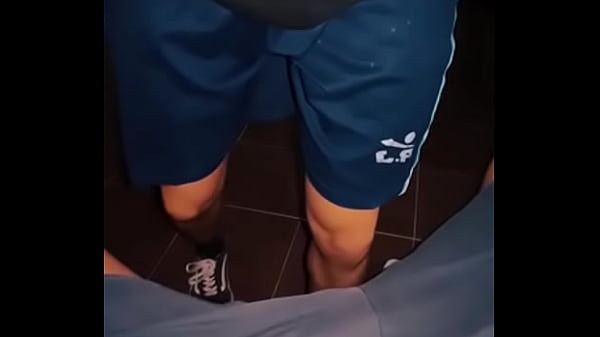 MI P5IM0 HETERO ME FOLLA POR PRIMERA VEZ Y PRUEBA MI CULO GAY12 min
