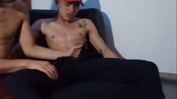 Entrevista casting para productora porno gay. Rico sexo entre machos latinos venezolanos // Aaron McLaron14 min
